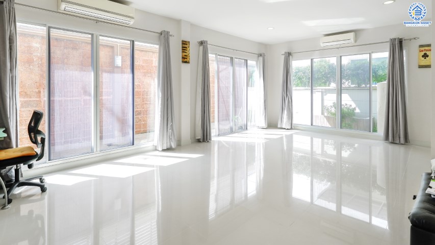 บ้านเดี่ยวมือสองย่านนนทบุรี ม.บางกอก บูเลอวาร์ด ราชพฤกษ์-พระราม5 หลังมุม! เนื้อที่ 56 ตร.ว. ตกแต่ง Built-in ฟังก์ชัน 3 ห้องนอน 4 ห้องน้ำ 2 ที่จอกรถ พร้อมอยู่ บนทำเลเดินทางสะดวก ติดถนนราชพฤกษ์ ใกล้วงเวียนพระราม 5 , The Walk ราชพฤกษ์...